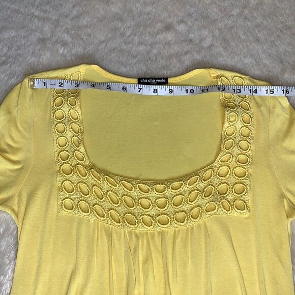 ChaCha Vente yellow bell sleeve dress. - Picture 10 of 16
